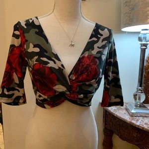 Floral crop top half sleeve